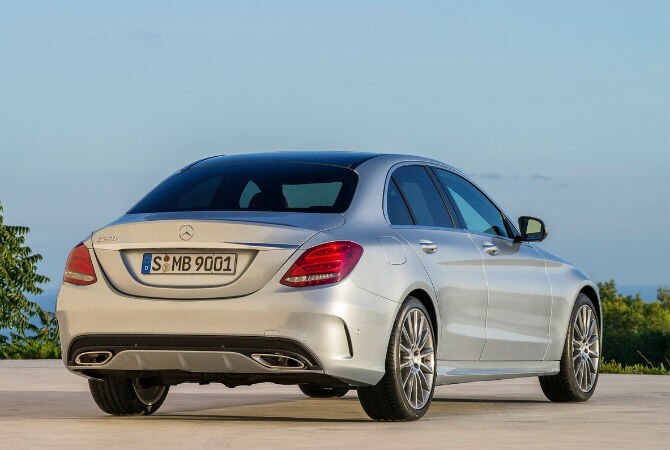 3-4-Mercedes-Benz-C-Class_2015.jpg