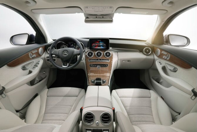 670-Mercedes-Benz-C-Class_2015_interior.jpg