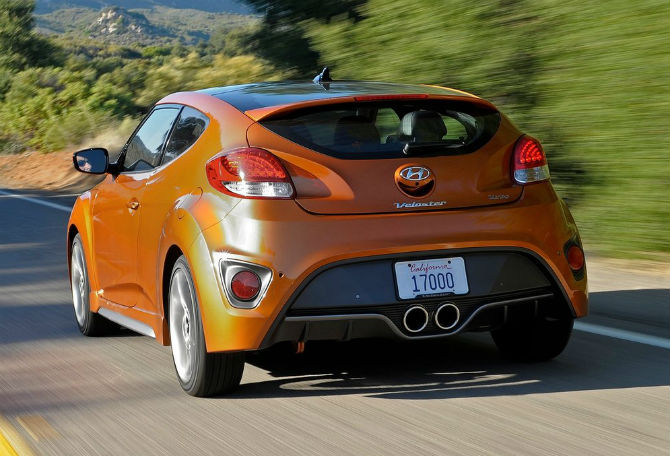 Hyundai-Veloster_Turbo_2.jpg
