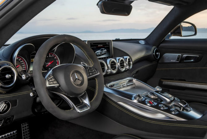 Mercedes-AMG-GT-interior(1).jpg