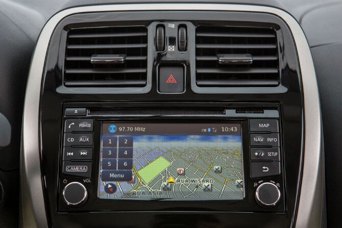 Nissan_New_March_4-jc.jpg