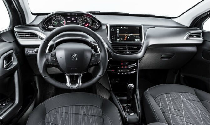 PEUGEOT-208-2.jpg