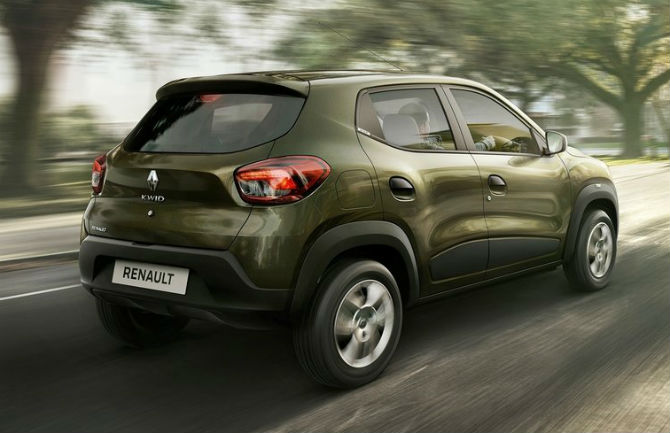 Renault Kwid 2016 brasil 2 Olá leitores do Fipe Carros, hoje vamos falar tudo sobre o Novo Kwid 2016, onde mostraremos sua parte interna e externa, e também faremos uma avaliação geral sobre o veículo, mostrando suas qualidades e defeitos, sempre com o intuito de ajudar os leitores a fazer a melhor escolha na hora de comprar seu carro. Mas para comprar o seu carro sem correr o risco de criar uma série de problemas nas suas contas, a primeira conta a ser feita é qual modelo consegue comprar. E essa conta não basta, precisa saber também quanto ele te custará para manter, e também alguns segredos que irão ajudar a todos a saberem escolher a melhor opção para seu dia-a-dia.