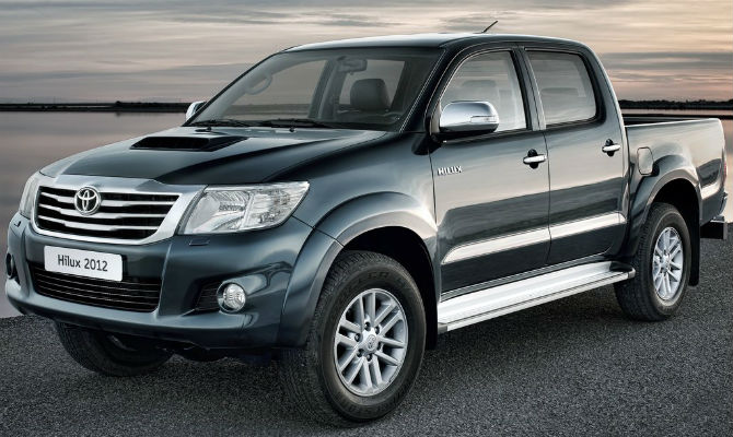 Toyota-Hilux_2012_1024x768_wallpaper_07.jpg