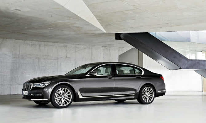 BMW-7-Series_2016_1024x768_wallpaper_03.jpg