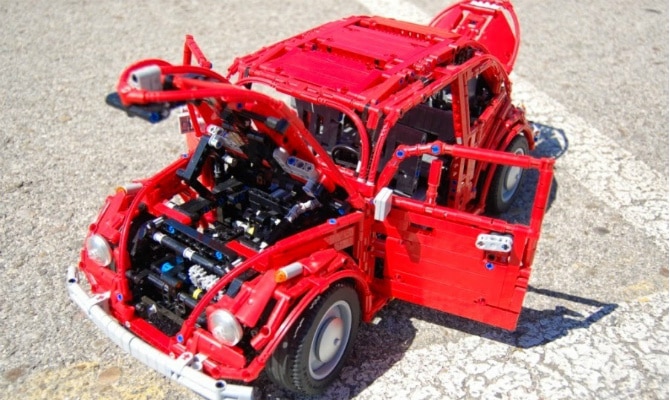 Réplica do Volkswagen Fusca feita de Lego tem até motor boxer que funciona - Sheepo's Garage/Divulgação