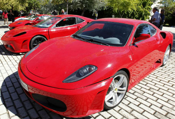 As réplicas de Ferrari eram feitas na base do Toyota Corolla - Reprodução