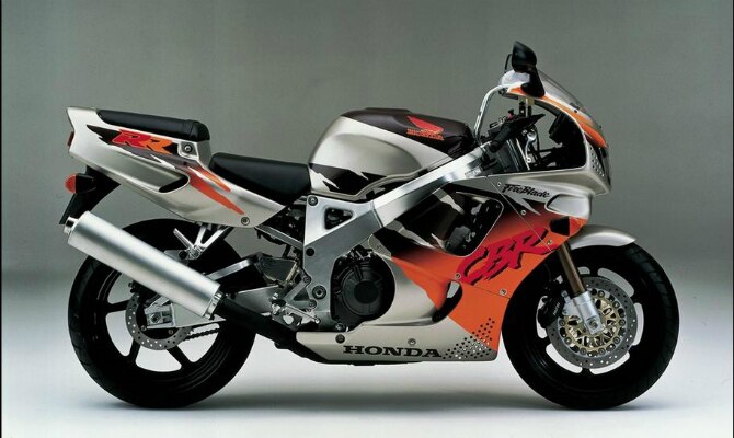 Série especial é para celebrar os 20 anos do lançamento da Fireblade Urban Tiger - Honda/Divulgação Série especial é para celebrar os 20 anos do lançamento da Fireblade Urban Tiger - Honda/Divulgação