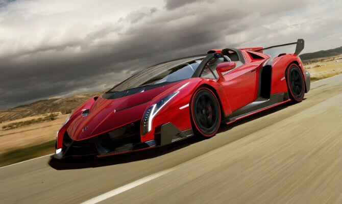 Veneno tem motor V12 de 6.5 litros que produz 750 cv - Lamborghini/Divulgação