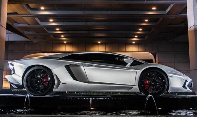 Lamborghini-aventador-chan.jpg