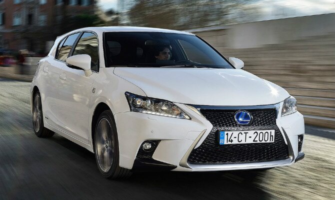 Modelo, que antes era versão única agora tem uma versão de entrada por R$ 134 mil - Lexus/Divulgação Modelo, que antes era versão única agora tem uma versão de entrada por R$ 134 mil - Lexus/Divulgação