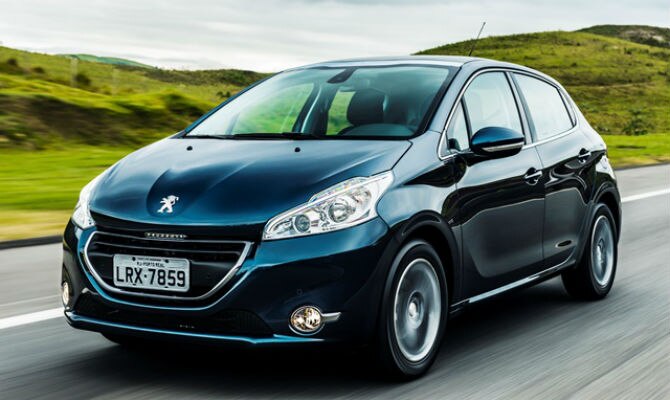 PEUGEOT-208-1(2).jpg