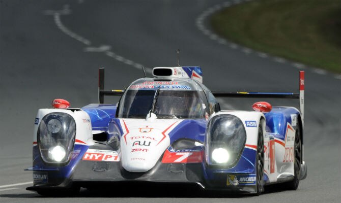 Toyota TS 040 tem motor elétrico combinado a um 3.7 a gasolina - AFP Toyota TS 040 tem motor elétrico combinado a um 3.7 a gasolina - AFP
