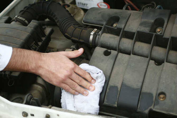 Motor deve ser limpo com pano úmido apenas - Divulgação Motor deve ser limpo com pano úmido apenas - Divulgação