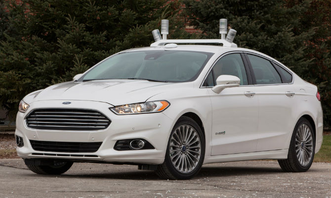 Ford Fusion tem sensores e radares para detectar obstáculos  - Divulgação