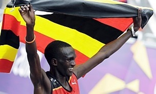 Atleta de Uganda vence Maratona