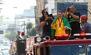 Zanetti desfila por S&atilde;o Caetano