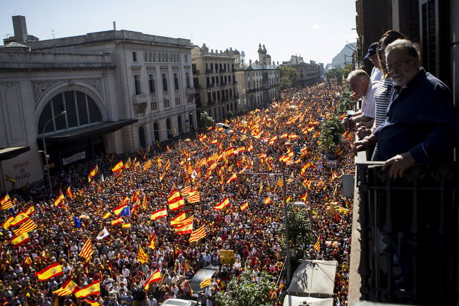 Separatistas se dividem ap&oacute;s discurso de independ&ecirc;ncia da Catalunha