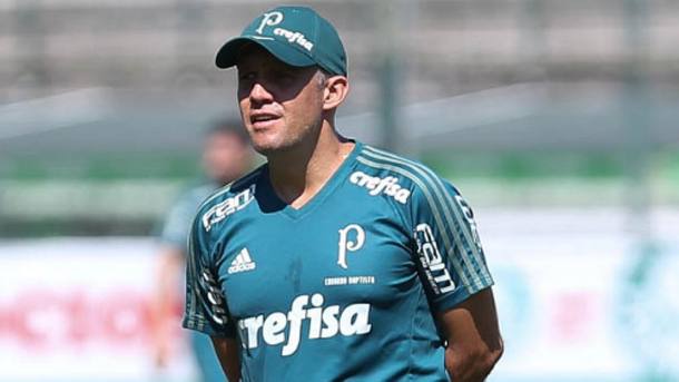 Técnico do Palmeiras promete que time não terá saídas até dezembro