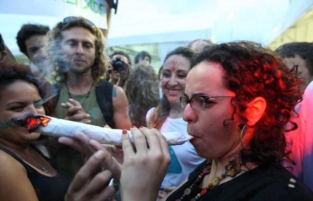 Confira imagens da marcha da maconha no Rio de Janeiro Cidades Estadão