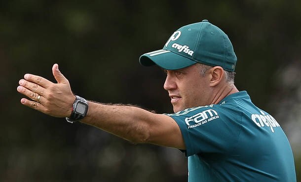 Eduardo Baptista quer conter euforia palmeirense para jogo da volta no Pacaembu