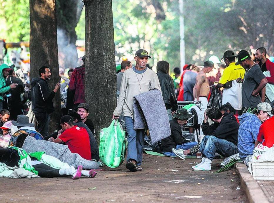 Governo faz ação em praça; Prefeitura estuda local para consumo de drogas