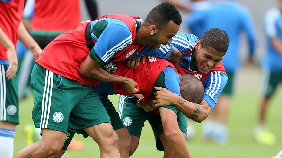 Palmeiras gasta R$ 32 milhões com passagem de Wesley pelo clube