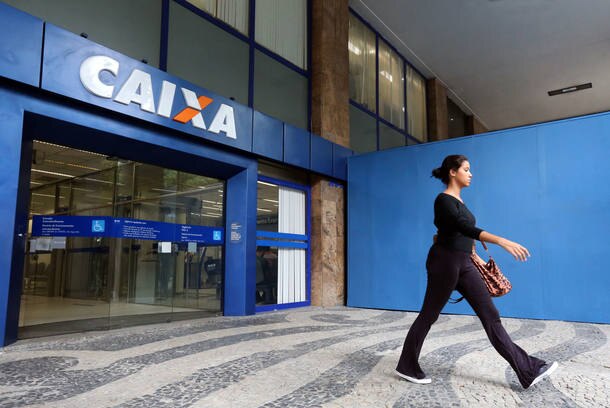 Resultado de imagem para Caixa reabre PDV e espera adesão de 5,5 mil funcionários