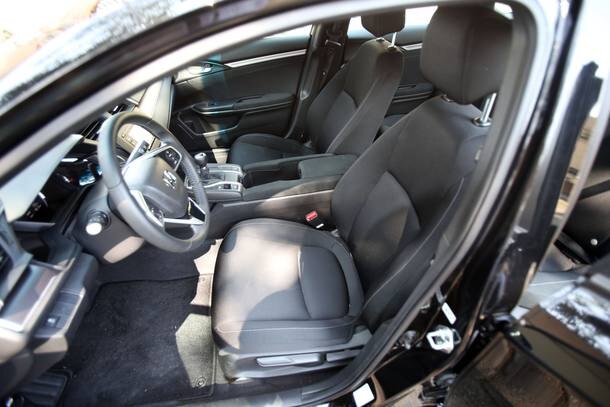 Comparativo: Honda Civic Sport x Citroën C4 Lounge THP