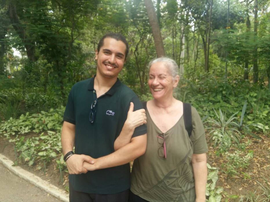 Jovens com defici&ecirc;ncia auditiva tiram nota 1.000 na Reda&ccedil;&atilde;o do Enem