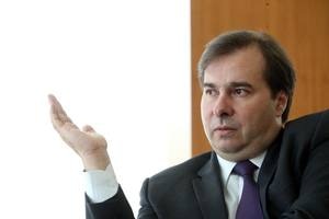 Rodrigo Maia diz que cederá mais na reforma da Previdência