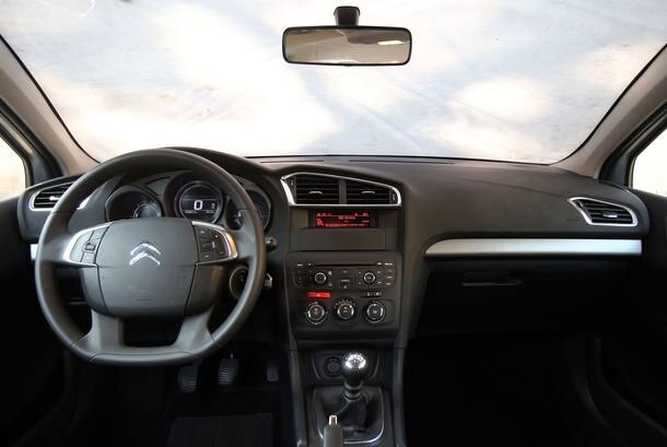 Comparativo: Honda Civic Sport x Citroën C4 Lounge THP