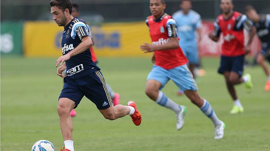 Argentinos se destacam e Allione pode virar titular no Palmeiras