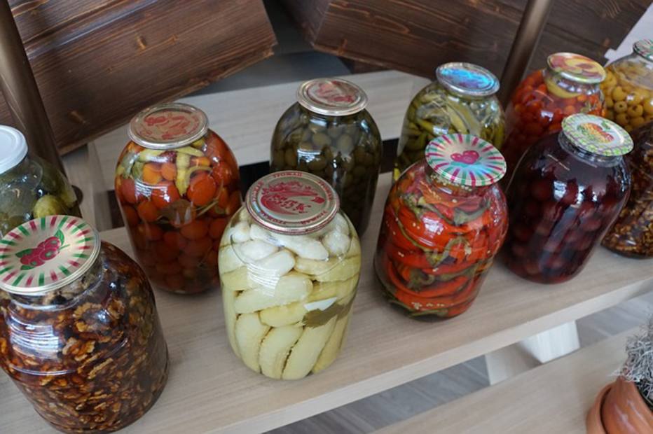 Strecosa / Pixabay - De acordo com Andreia, legumes em conserva também perdem boa parte de seu valor nutritivo. Além disso, eles têm sódio. A OMS recomenda que adultos consumam menos de 2 gramas de sódio por dia. De acordo com Andreia, legumes em conserva também perdem boa parte de seu valor nutritivo. Além disso, eles têm sódio. A OMS recomenda que adultos consumam menos de 2 gramas de sódio por dia.