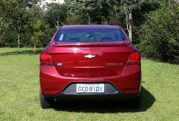 Chevrolet Prisma LT X Renault Logan Expression