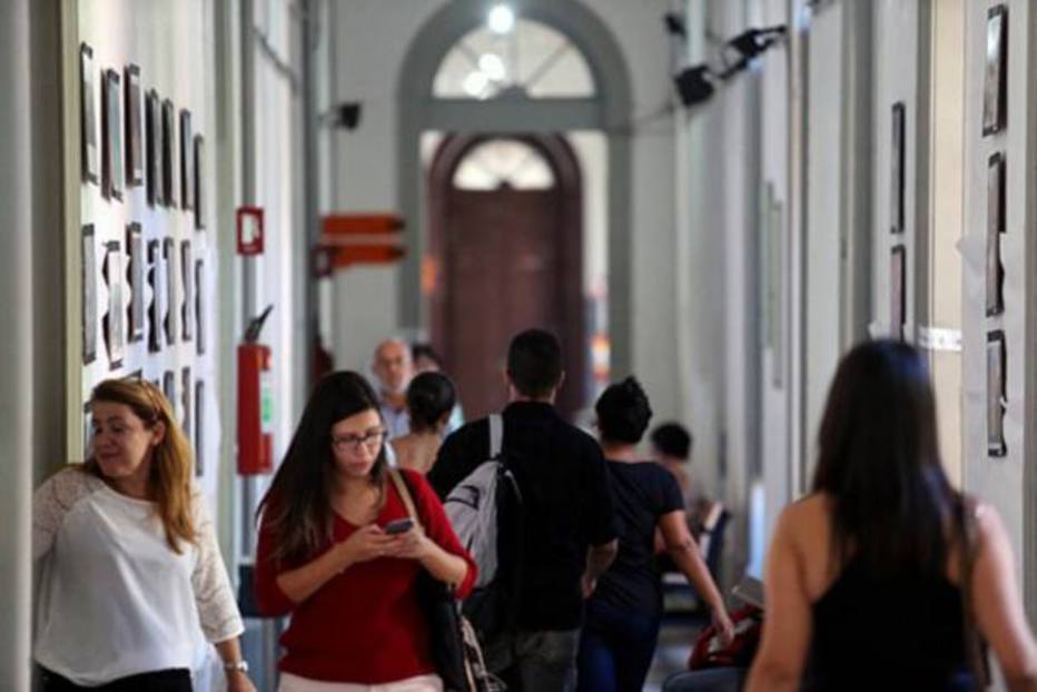 Cai número de alunos na rede particular de ensino superior no País