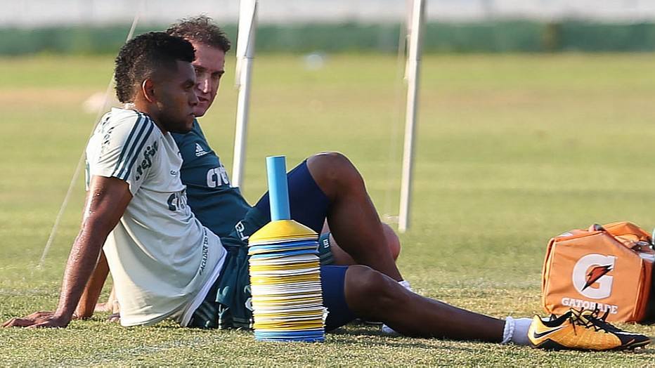 Cuca defende cobranças internas do time sobre Borja no Palmeiras