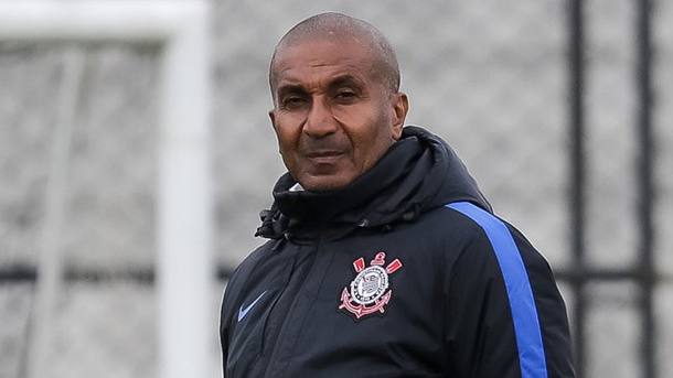 Corinthians terá dupla de defesa inédita no clássico de domingo