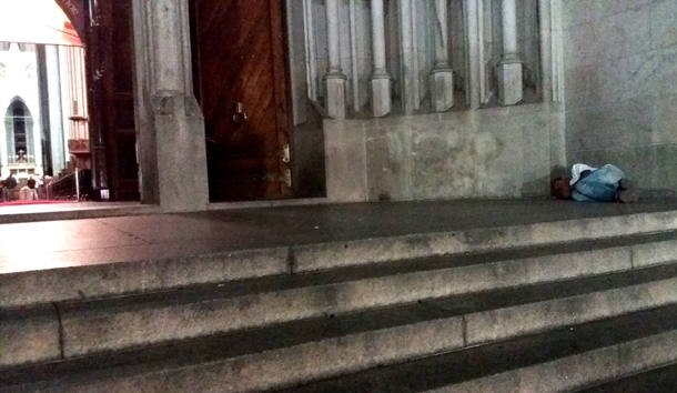 Despedida de d. Paulo: Punho cerrado na madrugada da Catedral