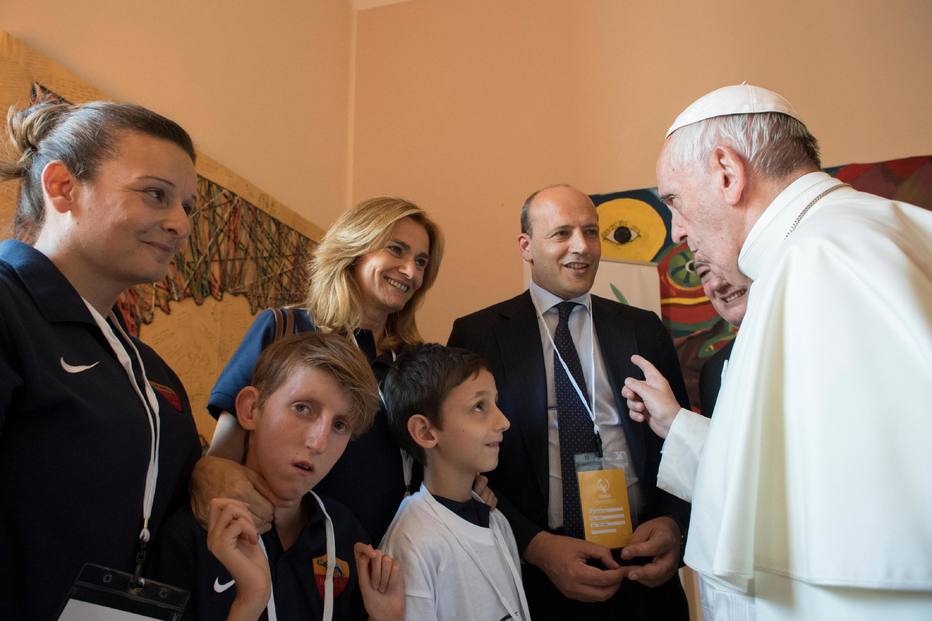 Papa denuncia tendência a educação elitista: 