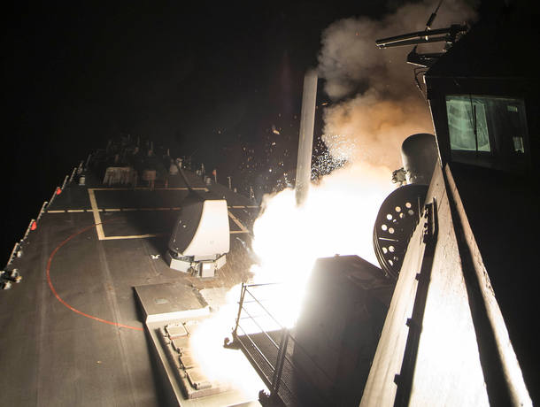 EUA lançam mísseis contra a Síria
