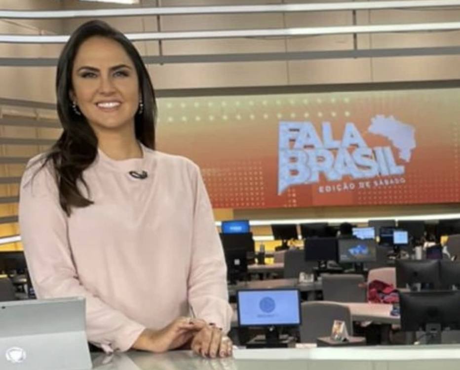 Carla Cecato é demitida da Record TV após 16 anos de emissora Emais