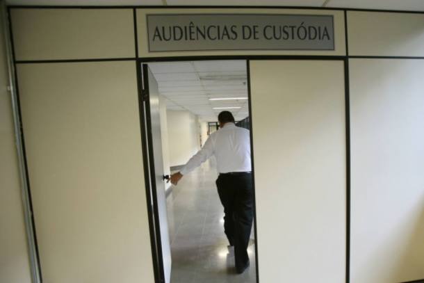 Dois de cada cinco presos ainda não são levados a um juiz em SP no prazo de 24h