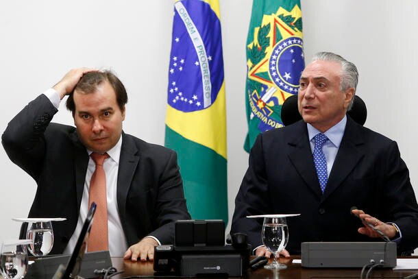 Resultado de imagem para maia e temer camara