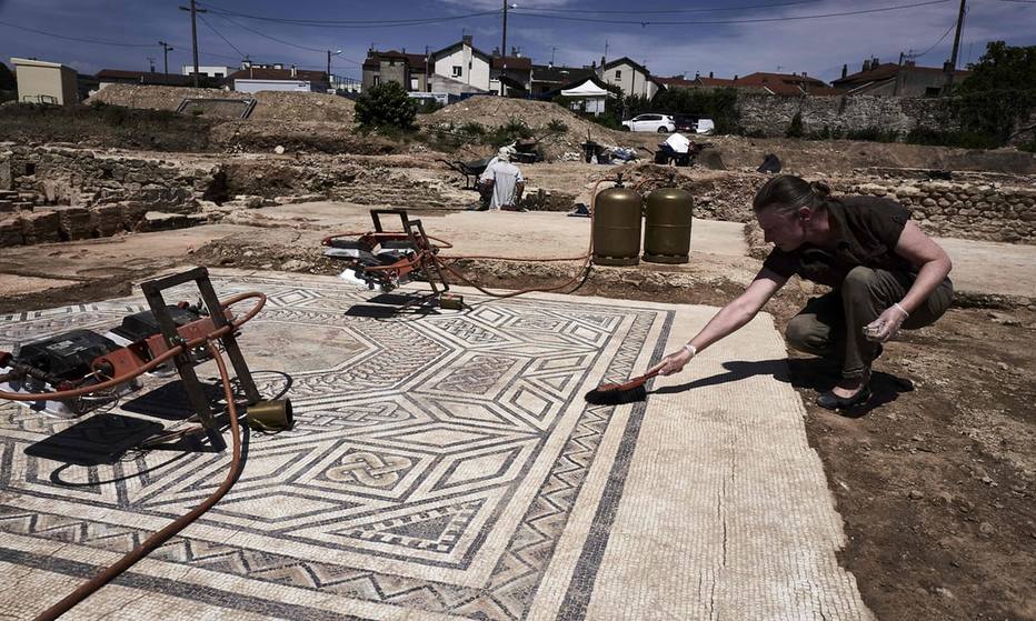 Arqueólogos descobrem ruínas de cidade do Império Romano 1501803014953