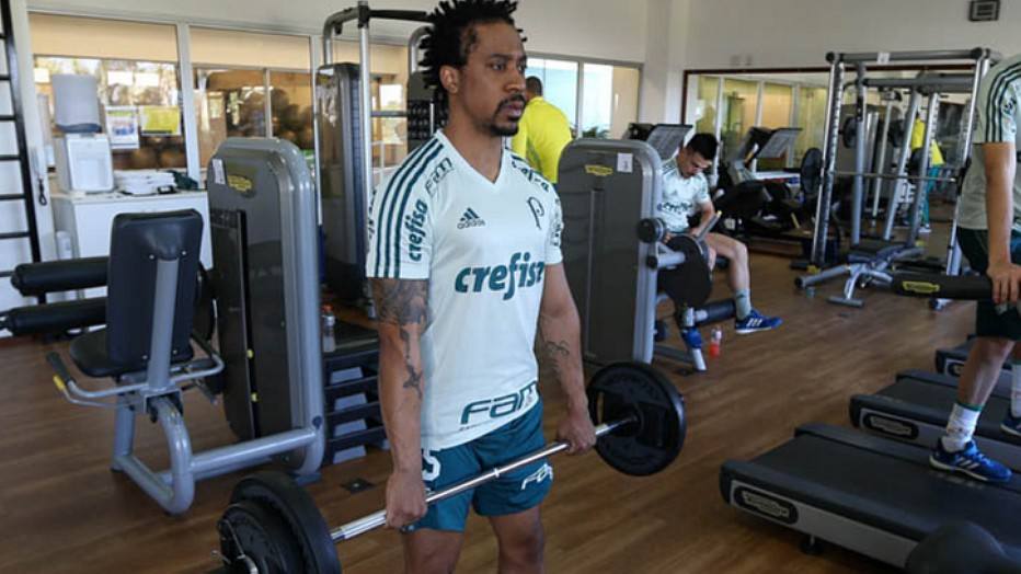 Palmeiras planeja retorno de Arouca ao time para meados de outubro