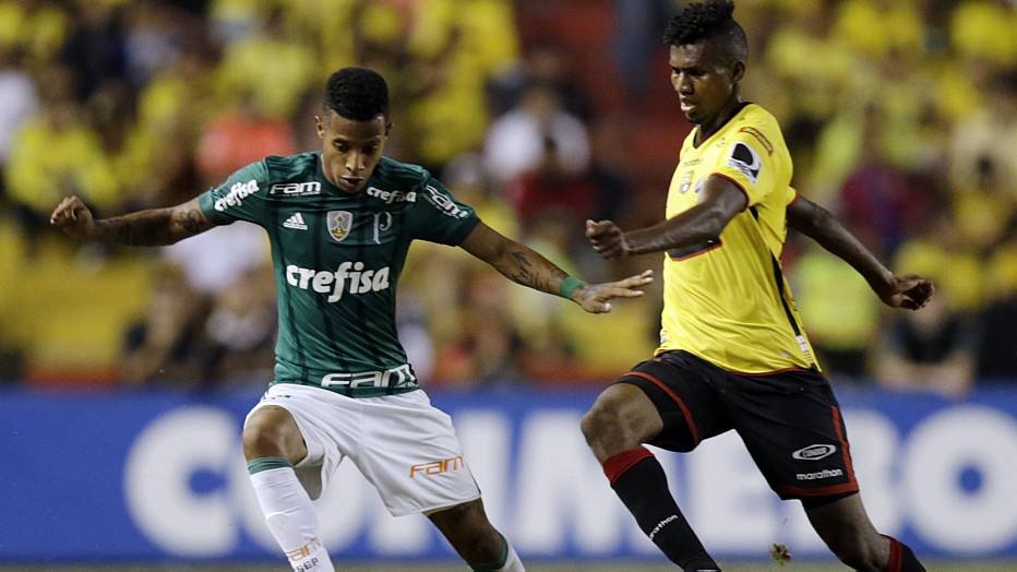 'A derrota vai ficar de lição', afirma Tchê Tchê no Palmeiras