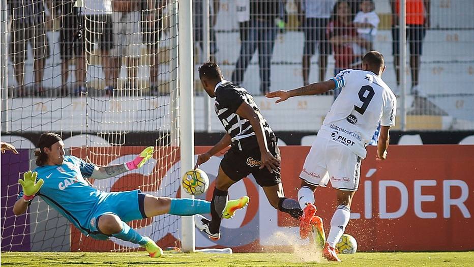 Temida 'empatite' melhoraria situação do Corinthians em 2016