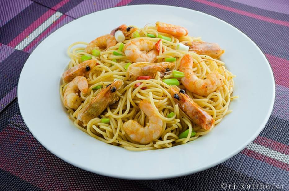 RJ Katthfer/Creative Commons - Que mal faz? O macarrão feito a partir de farinha integral não é tão bonzinho. Rico em carboidratos que liberam muita insulina, ele pode gerar diabetes e problemas no fígado Que mal faz? O macarrão feito a partir de farinha integral não é tão bonzinho. Rico em carboidratos que liberam muita insulina, ele pode gerar diabetes e problemas no fígado