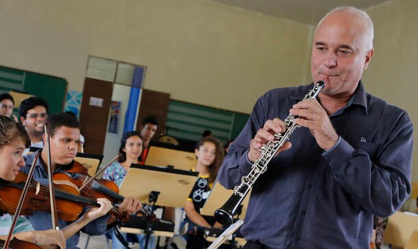 Alunos. À frente do Prima, ele coordena projetos em dez cidades